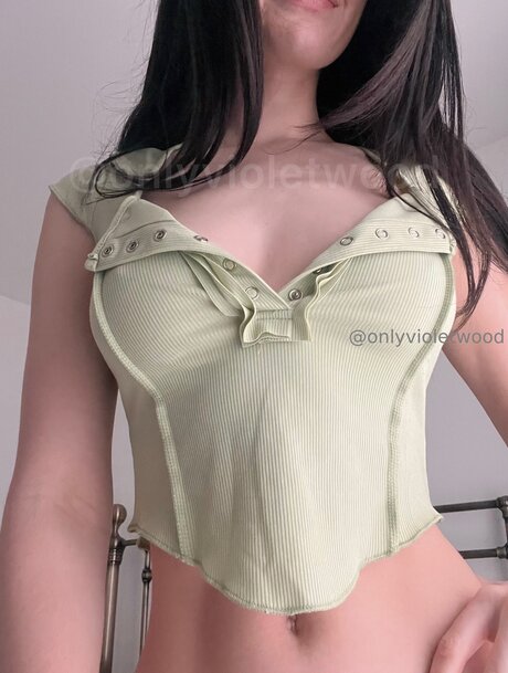 Onlyvioletwood model xxx pic