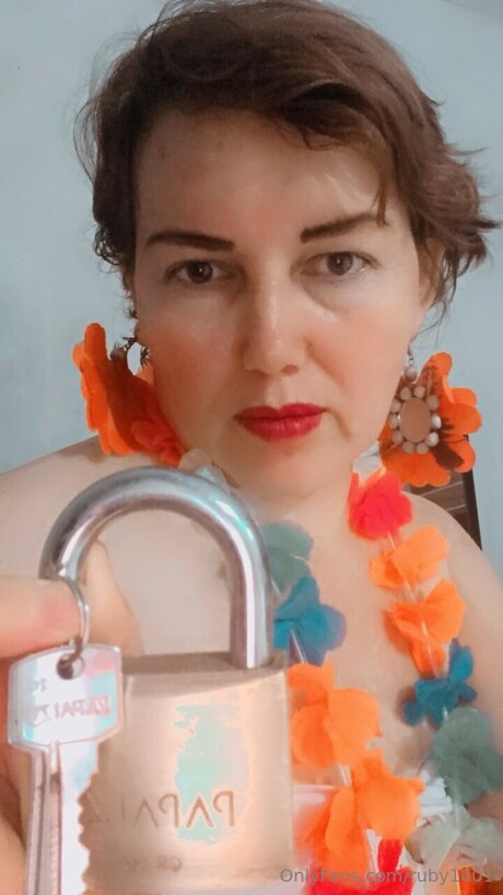 Ruby1601 nude model picture