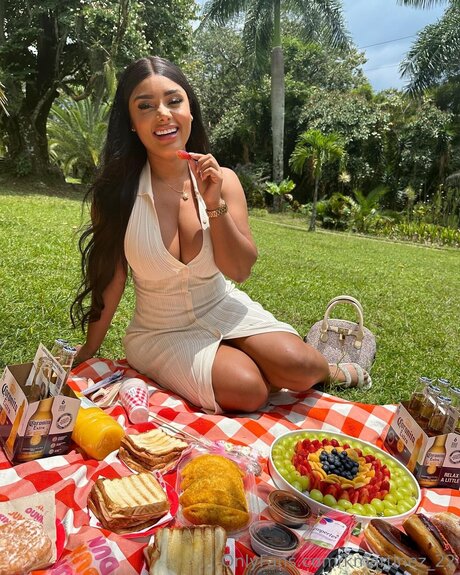 Kmartinez 22 pornstar sex picture