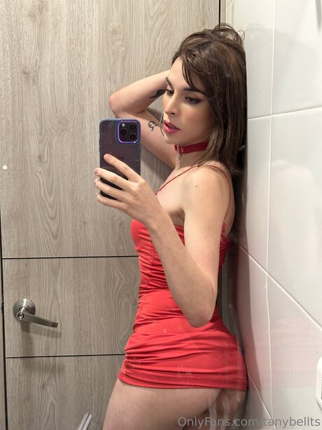 Tanybellts model sexy pictures