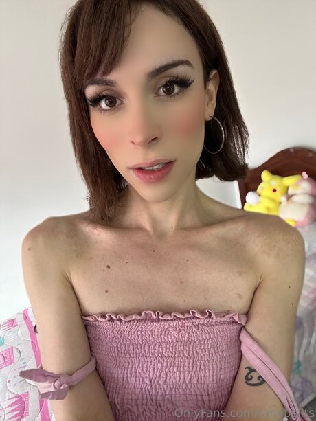 Tanybellts model hot image