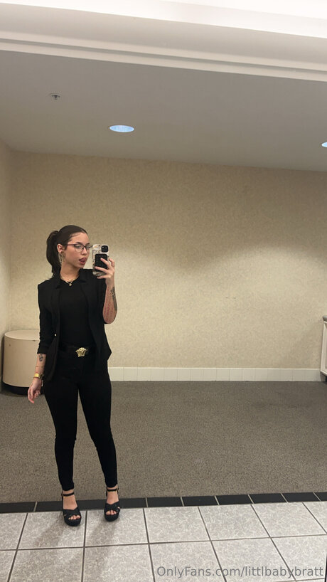 college girl onlyfans exclusive pictures