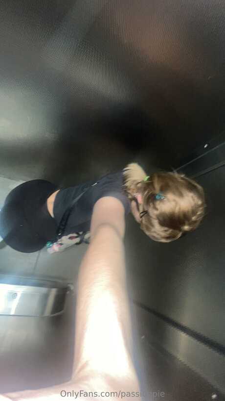 Passionpie model beautiful picture