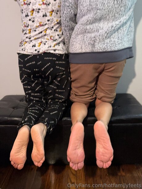 Hotfamilyfeets star hot picture