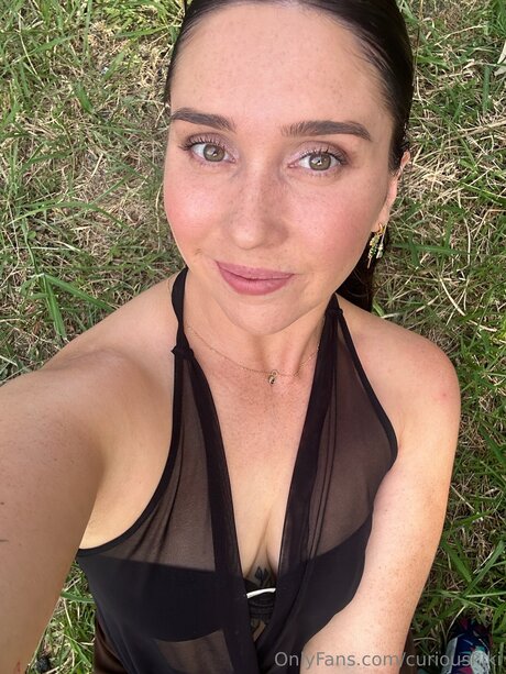 Curiouskiki model nudes photo