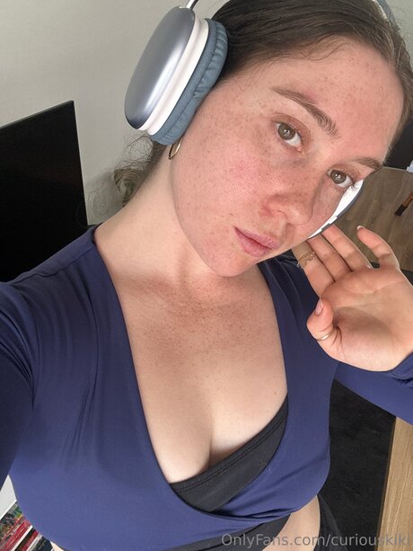 Curiouskiki model best pic