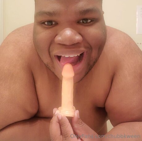 Chubbkween model nude image