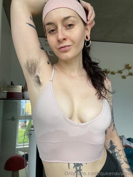 Queenavaline high quality actress picture