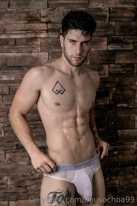 Leoochoa adult model photo