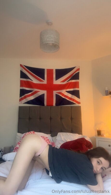 Alohalucy hot model img