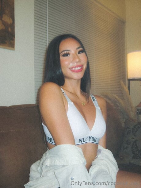 Caliiroll pornographic model images