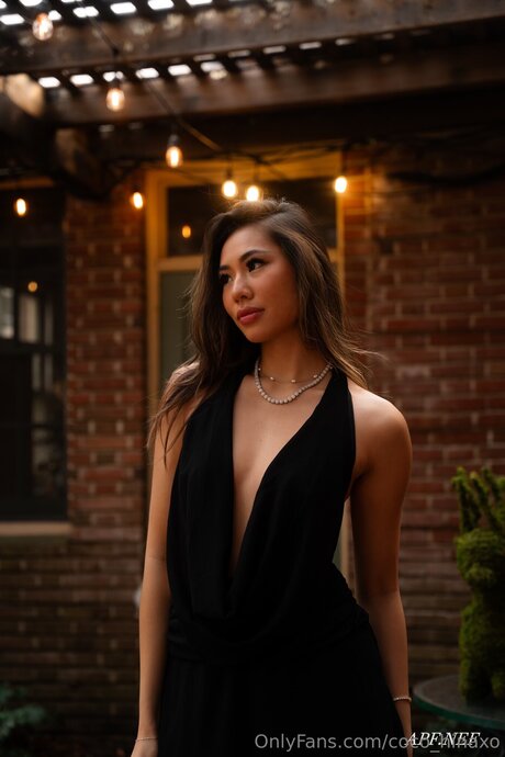 Caliiroll star erotic pics