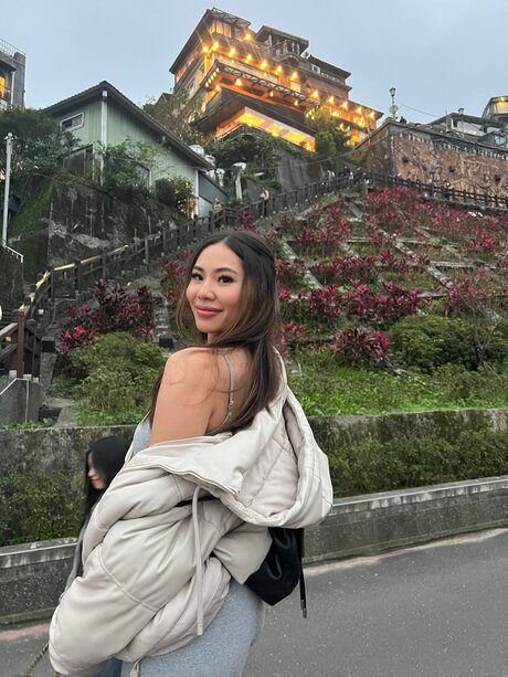 Caliiroll nudes actress archive