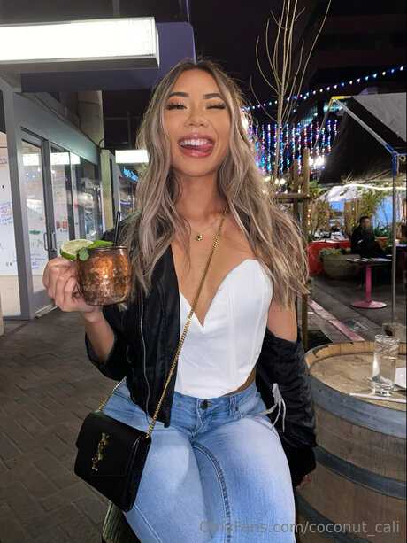 Caliiroll exclusive star img