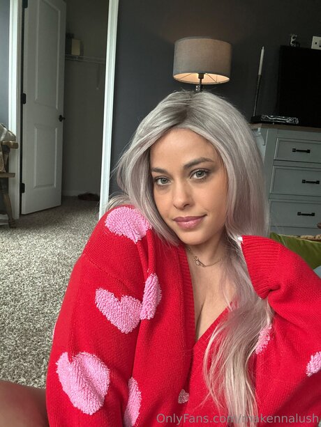 Makennalush pretty pornstar pictures