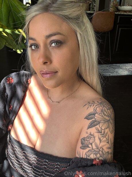 Makennalush exclusive model photos