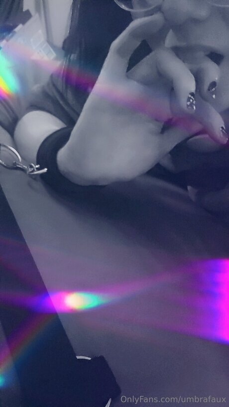 Umbrafaux model hot img