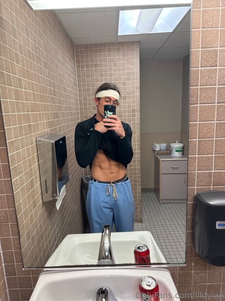 Illdylan nude model pics