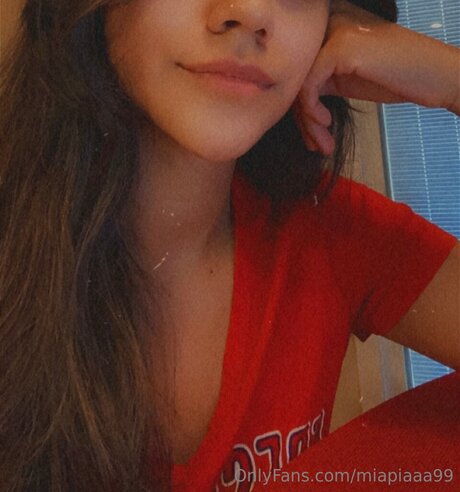 Miapiaaa99 hot star pic