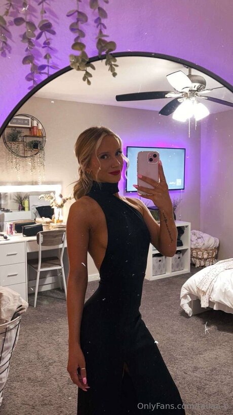 famous nude onlyfans porno picture