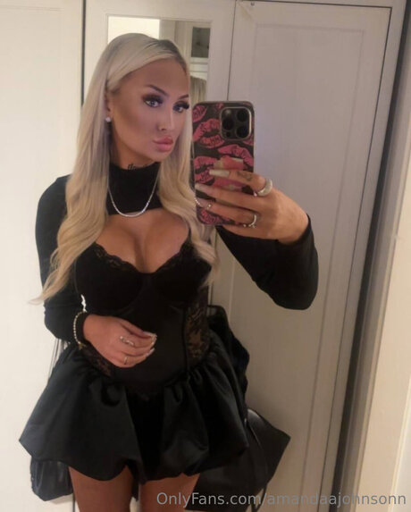 Amandaajohnsonn pornstar sexy img