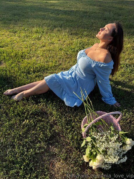 Mia Love Vip exclusive model picture