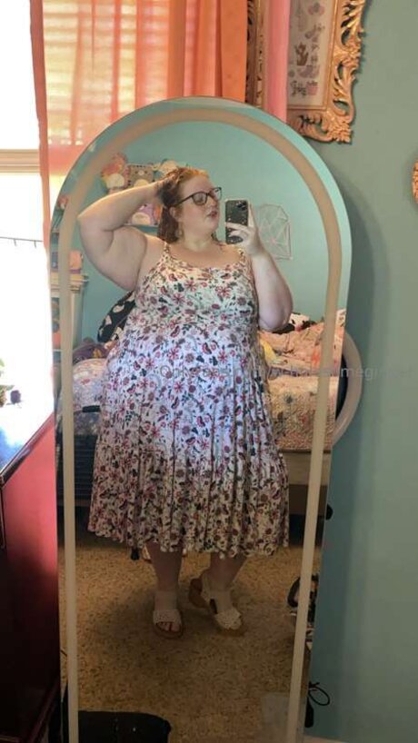 W Holesomeginger pornographic model img