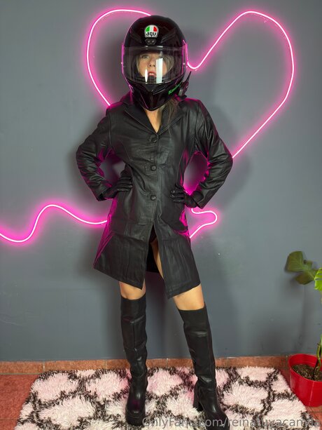 Reinatuyacamila hot star photos