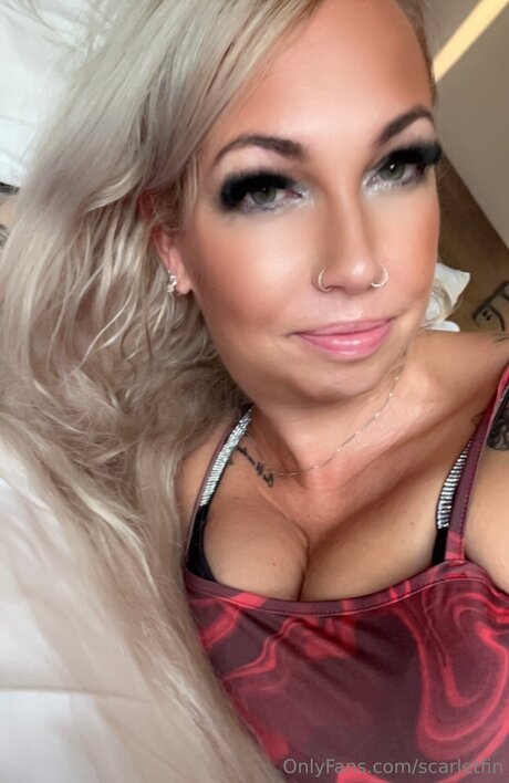 Scarletfin erotic pornstar pics