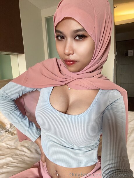 Hijab Aysha pornstar free picture