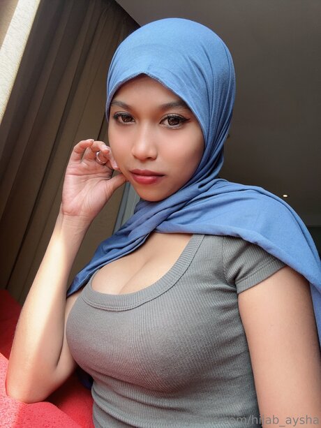 Hijab Aysha perfect star pics