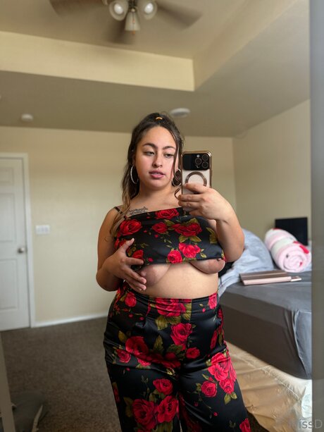 smile onlyfans hot sexy picture