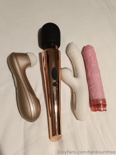 Henksumfree naked pornstar photo