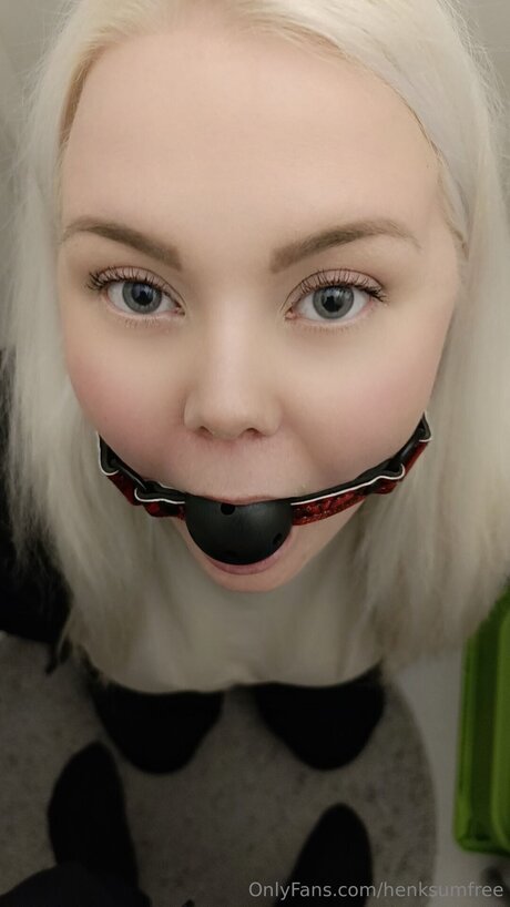 Henksumfree erotic star pictures