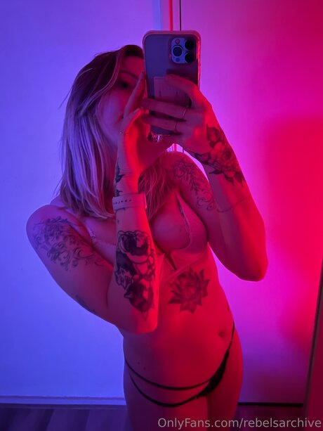 Rebelsarchive best model pic