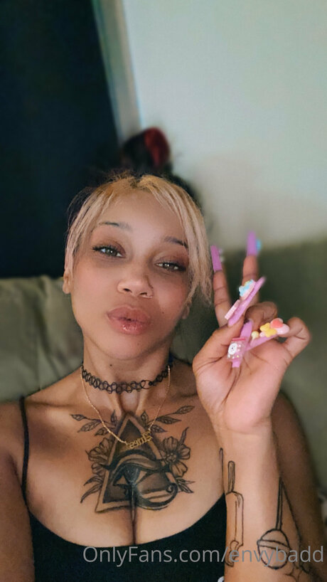 Envybadd art actress picture