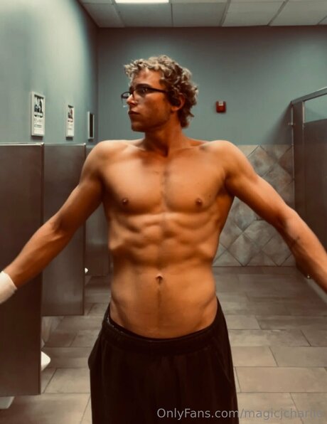 curvy kitty onlyfans adult pic