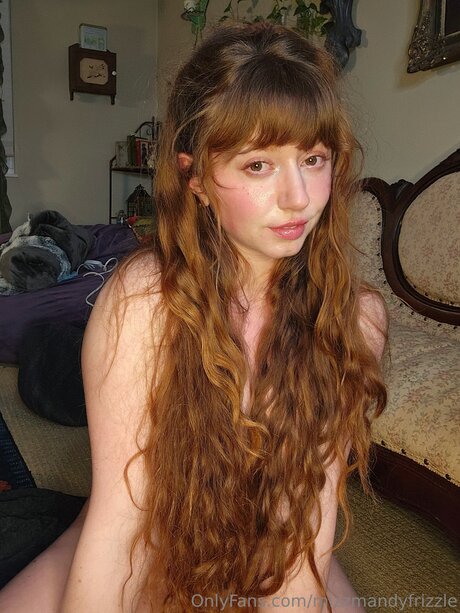 Mizzmandyfrizzle model erotic image