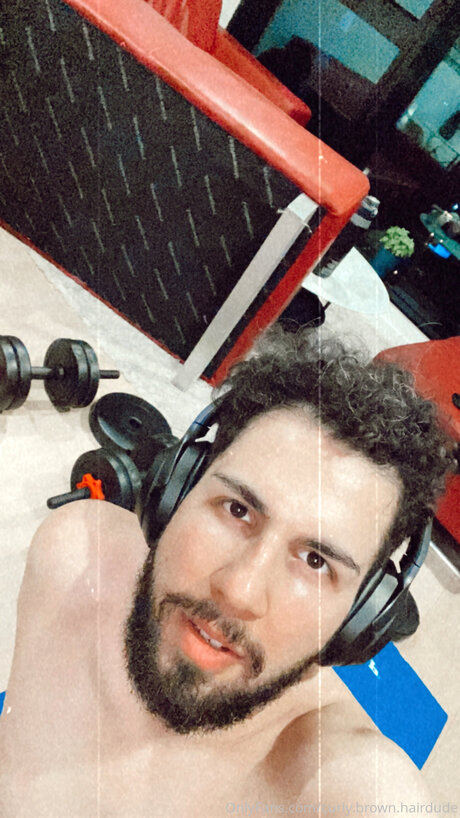 Curly Brown Hairdude star top images