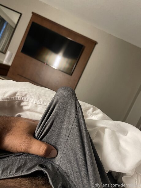 Derrekjayz model hot image