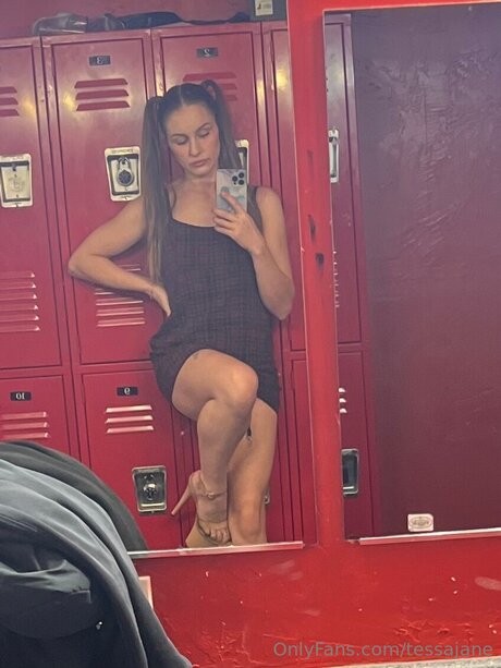 Tessajane model porn pics