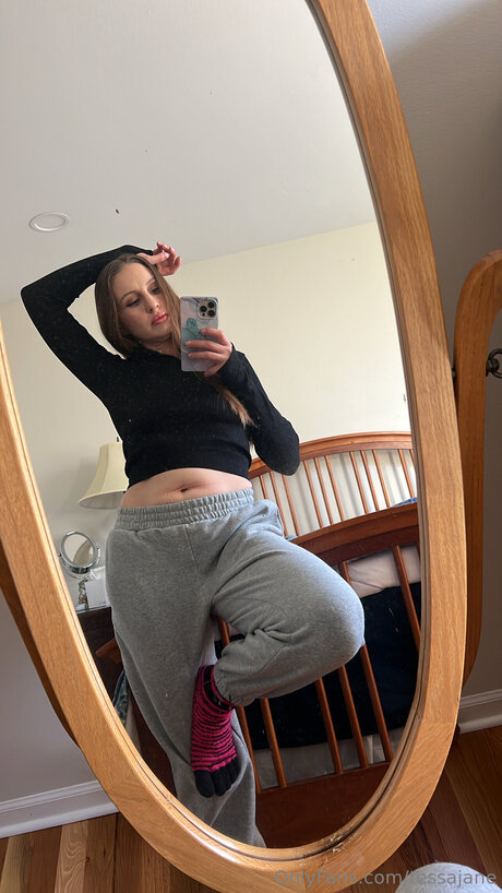 Tessajane star naked picture