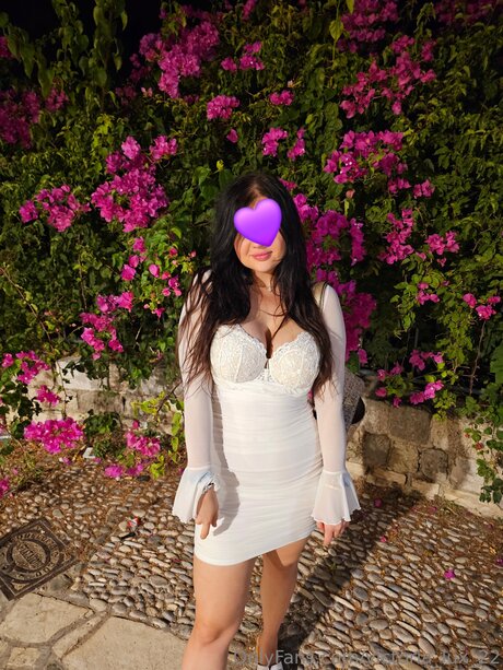 Victoria Lux 22 model xxx photo