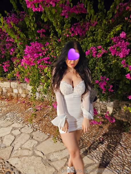 Victoria Lux 22 pornstar adult img