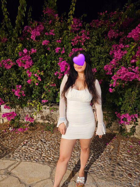 Victoria Lux 22 model naked photos