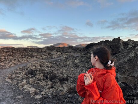 Va Ness A star naked image