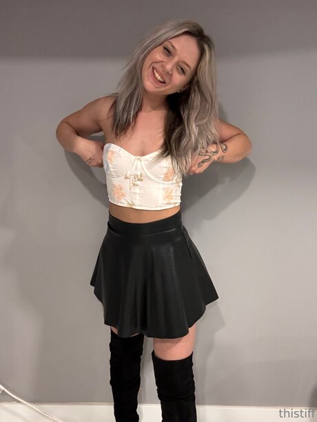 Peachkissie model hd picture