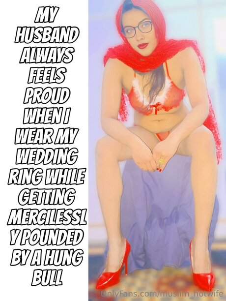 Muslim Hotwife nude actress img