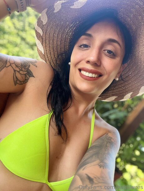 Pauliiwres sexy model image