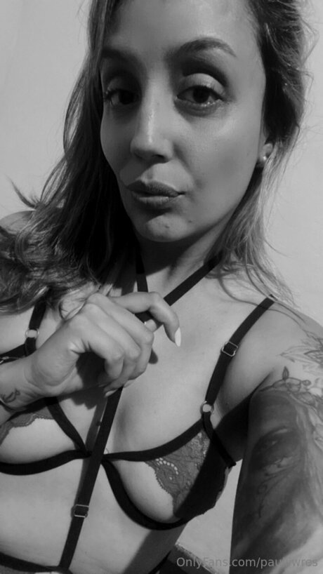 Pauliiwres nudes star pic